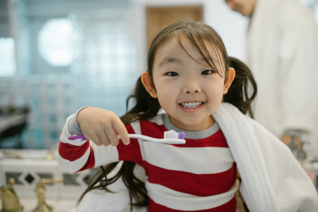 Kid brushing